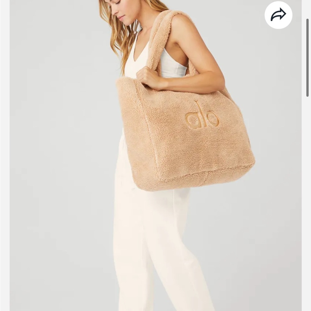 Alo yoga foxy Sherpa tote gym bag